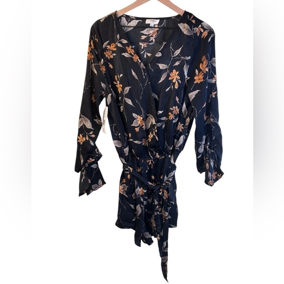 Umgee Floral Black Wrap Romper Black Floral NWT Size Large - Picture 1 of 5